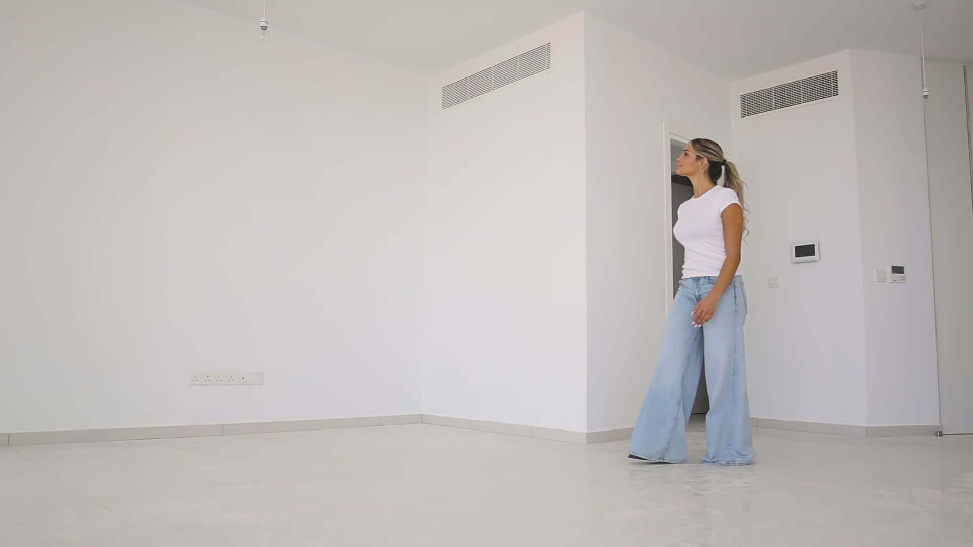 Farba ścienna szlachetny mat – Beż Kremowy Nr 129 Design Collection 5L